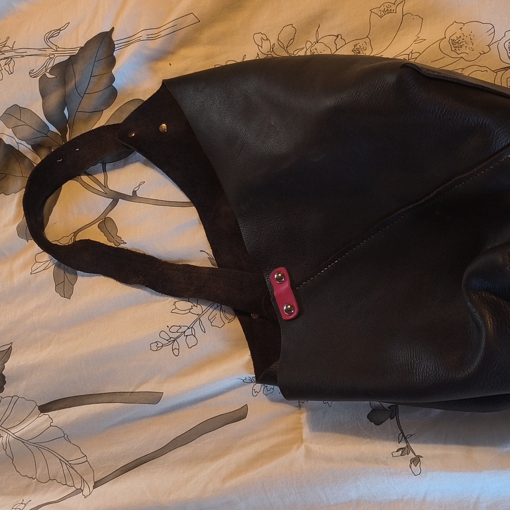 Large leather tote - Picture 6 of 7